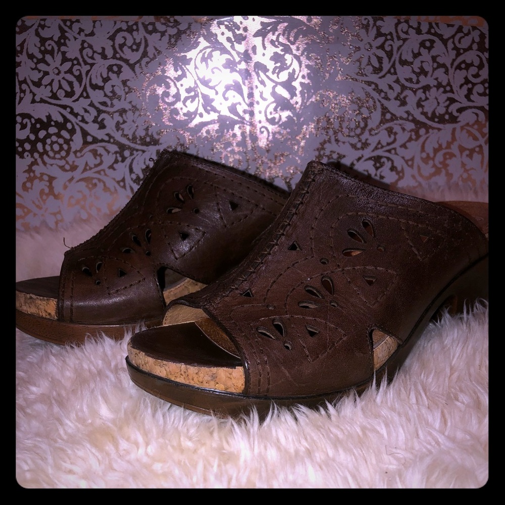 NWOT Nurture Billie Clog Sandals